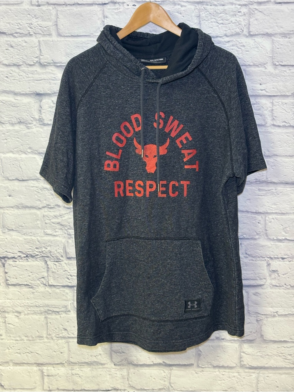 Under Armour Project Rock Short Sleeve Hoodie Mens 2XL Black Blood Sweat Respect